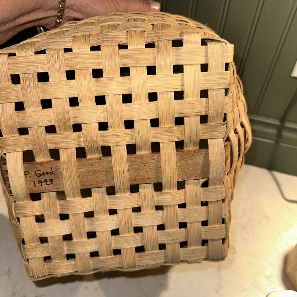 Vintage Signed 1993 Handmade Splint Wood Gathering Basket Modern Cottage Folk 01